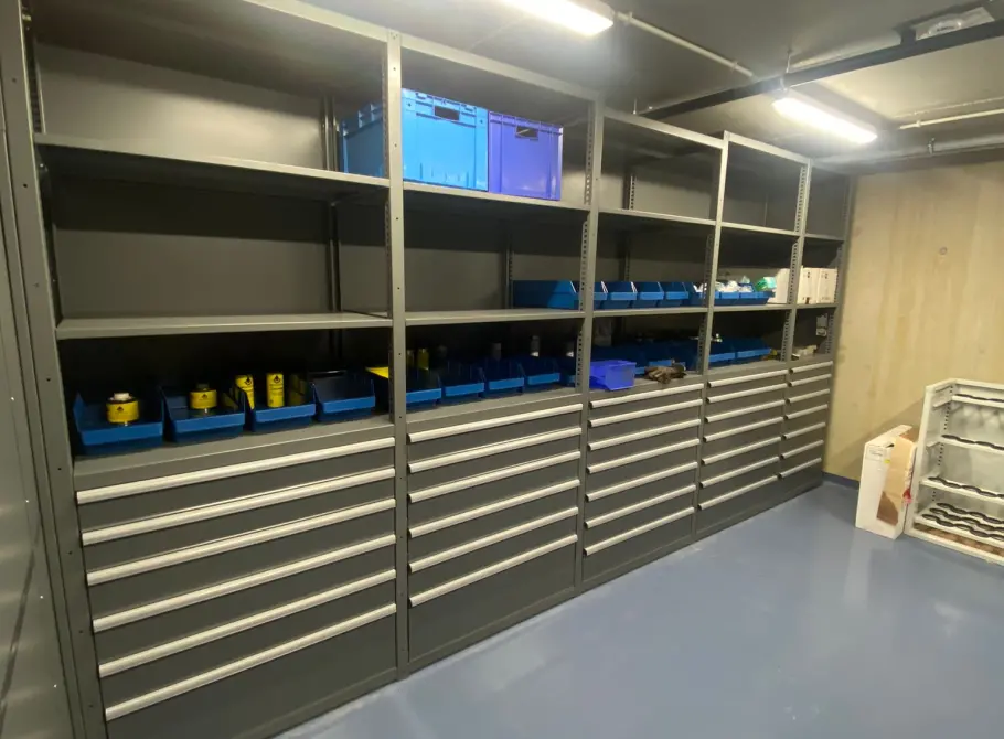 Uw partner in magazijn efficiëntie en werkplaatsveiligheid